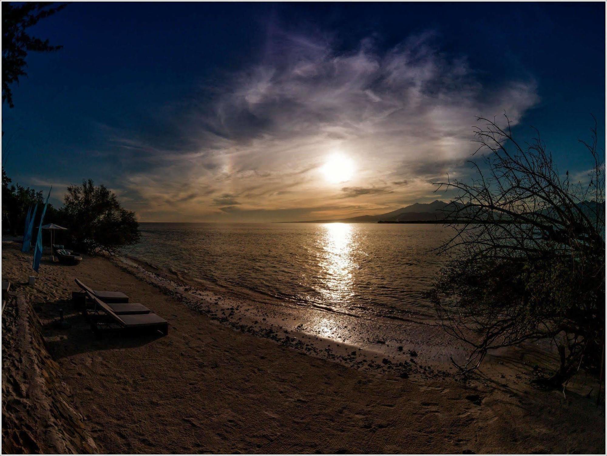 Karma Reef Hotel Gili Trawangan Buitenkant foto